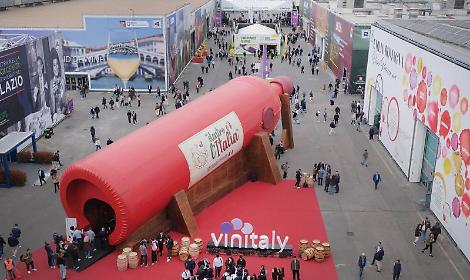 VERONA CAPITALE DEL VINO: TAGLIATO IL NASTRO DEL 58' VINITALY