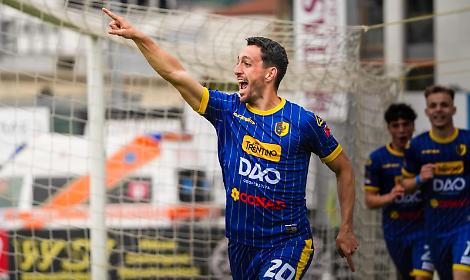 Giacomo Benedetti in gol contro il Renate