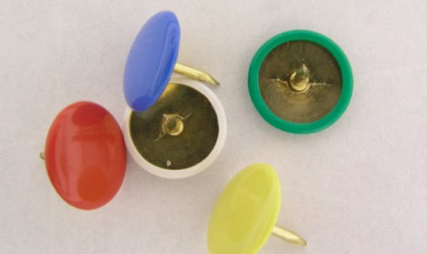 Puntine sulla ciclabile, ciclisti nel mirino: raffica di forature tra Mori e il Garda