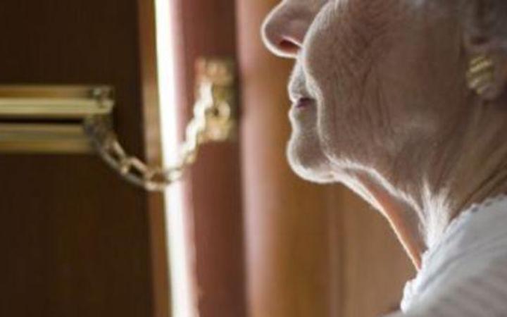 Finto incidente alla figlia: anziana truffata, arrestata coppia di malviventi