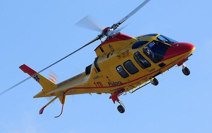 Paura nei boschi di Badia Calavena: uomo cade e si rompe il femore, salvato dal Soccorso Alpino