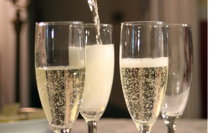 Prosecco Conegliano Valdobbiadene chiude il 2025 a 98 milioni di bottiglie, +8% rispetto all&rsquo;anno precedente