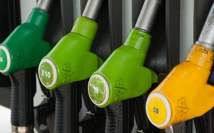 Carburante in Trentino: i prezzi continuano a salire, con il diesel che supera i 2,20 euro al litro lungo l'A22