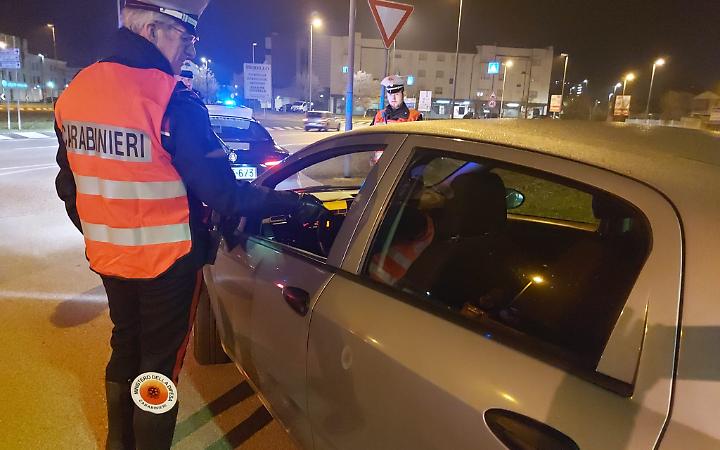 Patenti contraffatte a Venezia: 15 denunce nel 2025