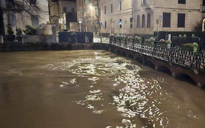 maltempo ponte furo tanta acqua