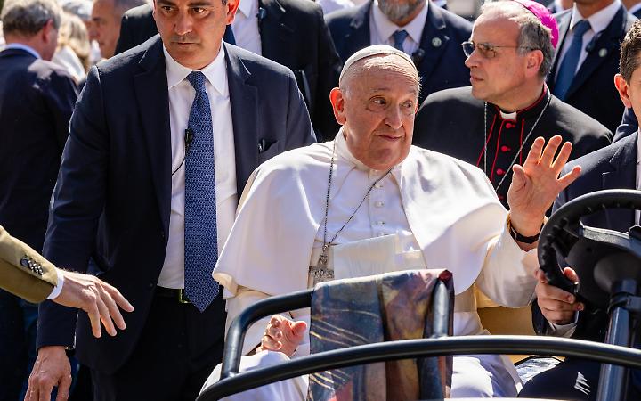 Oggi i funerali di Papa Francesco: il mondo si stringe attorno al Pontefice del popolo