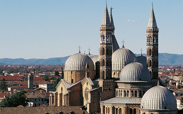 Pellegrini in crescita record al Santo: nel Giubileo triplicate le presenze a Padova
