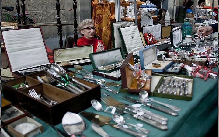 Caos a Villa Paola: mercato atteso per 100 persone ne accoglie 600, intervengono i carabinieri