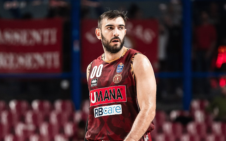 La Virtus rimonta al Taliercio: Reyer ko nel finale, finisce 75-81