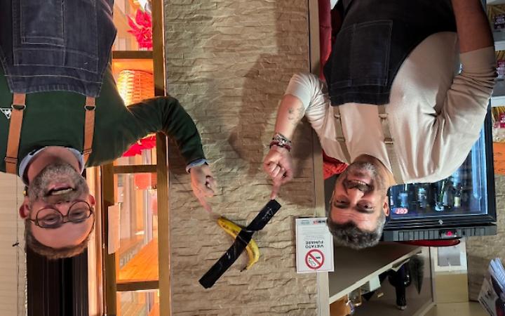 La banana (non) di Cattelan nell'enoteca padovana