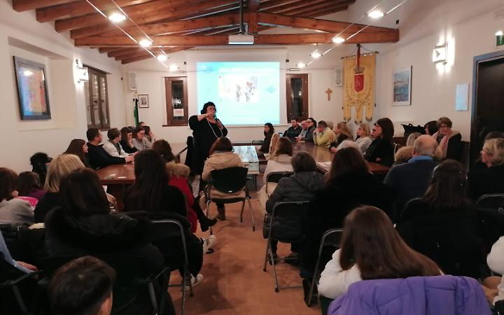 Incontri per contrastare il bullismo, successo di partecipazione