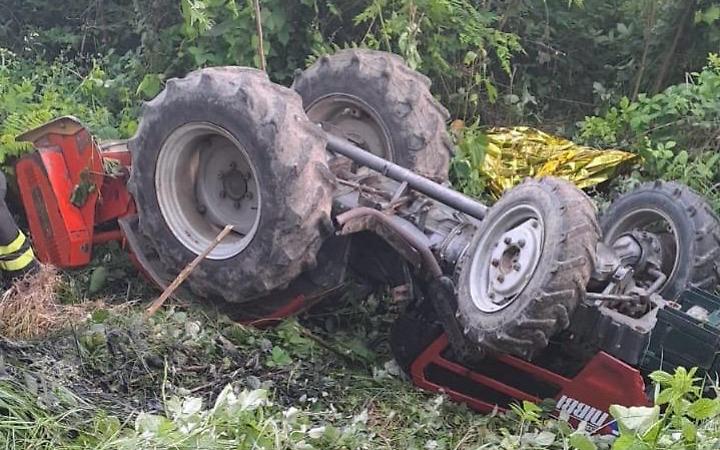 Cinto Euganeo, tragedia nei campi: muore schiacciato dal trattore