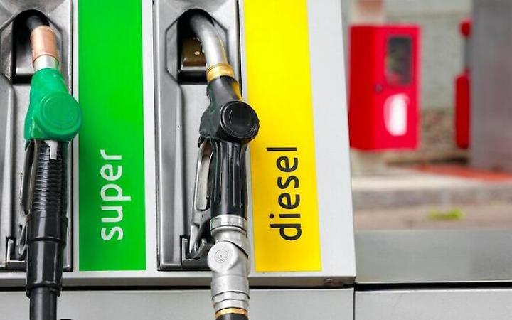 Trento e Bolzano le pi&ugrave; care d'Italia: diesel oltre i 2 euro al litro sull&rsquo;A22