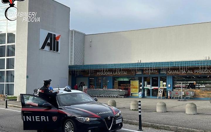 Foto dell'intervento presso il supermercato