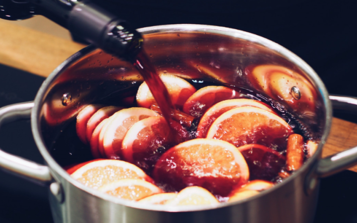 Vin Brul&egrave;: la bevanda che scalda il cuore del Natale