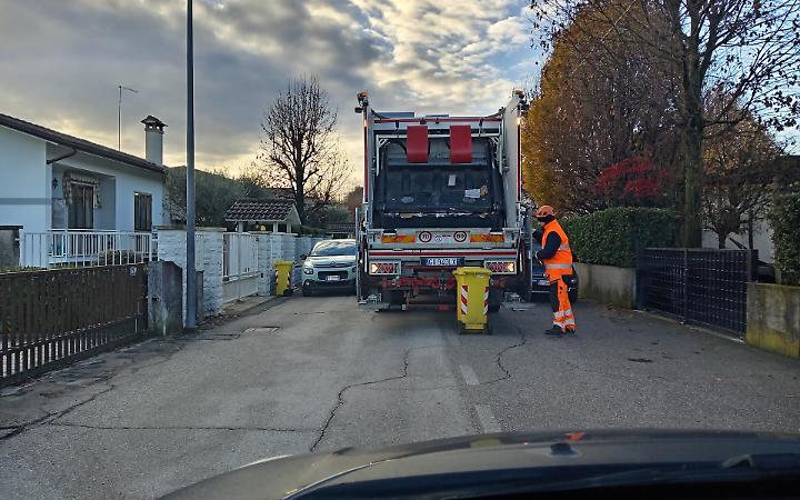 Foto di via Matteotti inviataci dal lettore