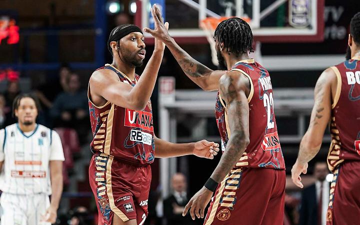L&rsquo;Umana Reyer domina Napoli: vittoria 106-96 nel match prenatalizio