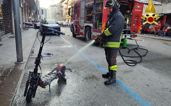 Incendio in un appartamento a Vicenza, i Vigili del Fuoco evitano il peggio