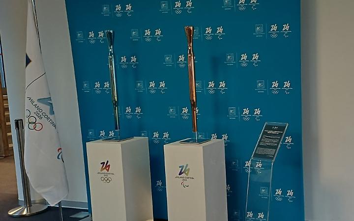 Le torce olimpiche di Milano-Cortina
