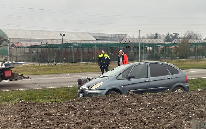 Incidente a Saonara: auto fuori Strada, nessun ferito grave