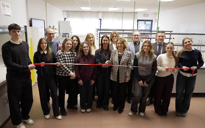 Mirano, inaugurato il nuovo laboratorio di scienze del Liceo Majorana-Corner