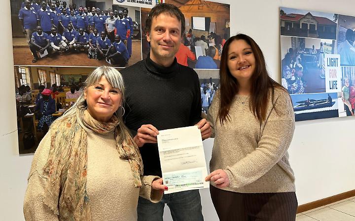 La consegna dell'assegno