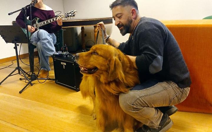 Vigonovo celebra la storia del golden retriever cieco