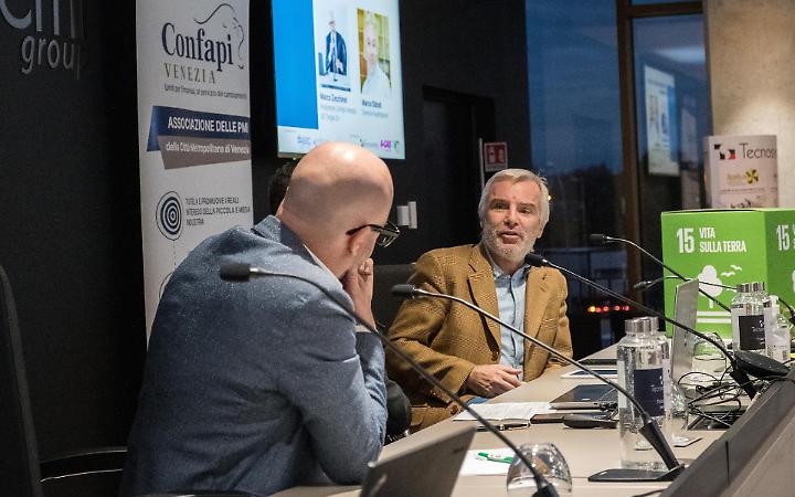 Confapi denuncia l'episodio