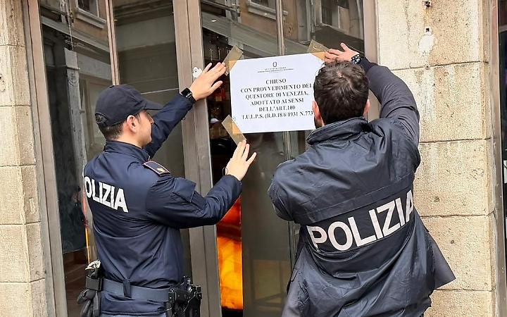 La chiusura del locale