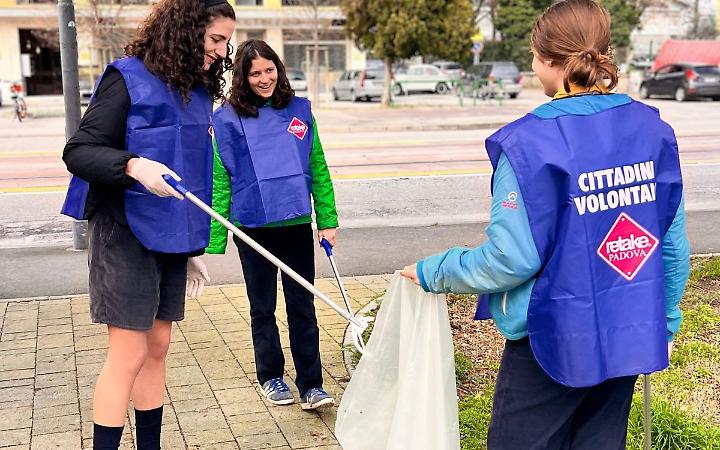 Padova, oltre 300 kg di rifiuti raccolti dai cittadini: l&rsquo;iniziativa coinvolge 100 volontari