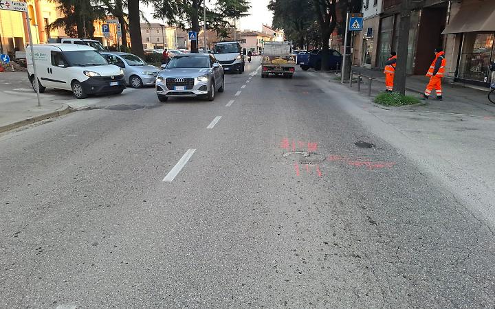 BUCATA LA FOGNATURA SU VIA FORTE TOMBA. DA STASERA CHIUSA LA SS12