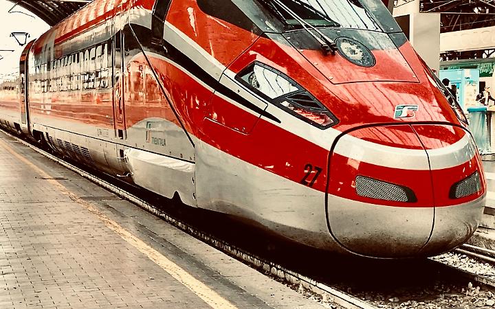 Caro-viaggi a Pasqua: voli sempre pi&ugrave; costosi, treni fuori portata