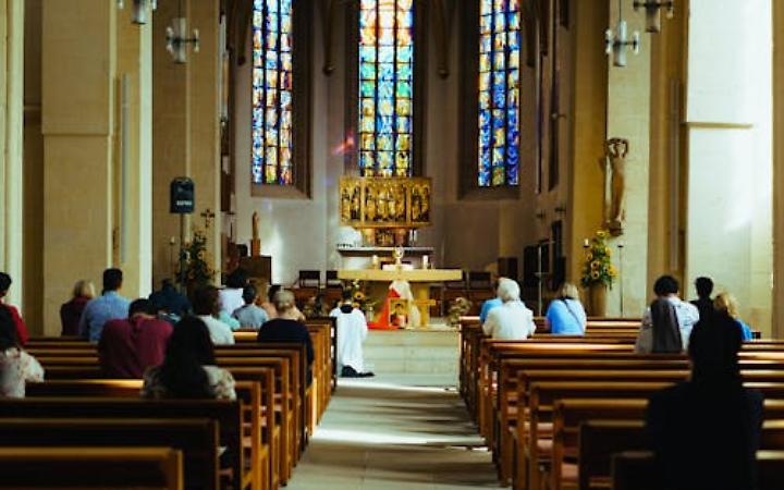 Crollo di intonaco in chiesa a Dueville: paura, ma nessun ferito