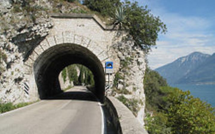 Lavori sulla SS45bis per la Ciclovia del Garda: modifiche alla viabilit&agrave; dal 8 aprile al 13 maggio