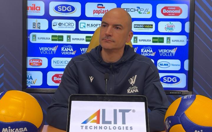 Coach Soli in conferenza stampa