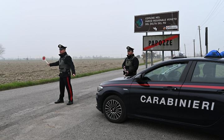 Minacciano con un coltello dei coetanei: denunciati tre minorenni a Papozze