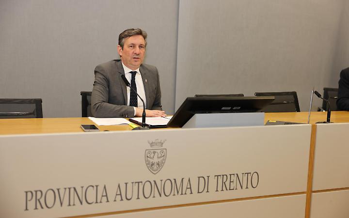 Carta Argento Trentino: al via le richieste di accreditamento per esercizi commerciali e per le farmacie