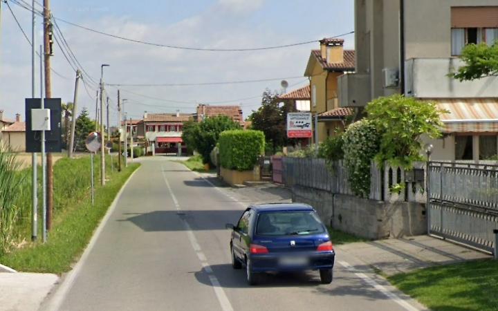 Maser&agrave; via Lion