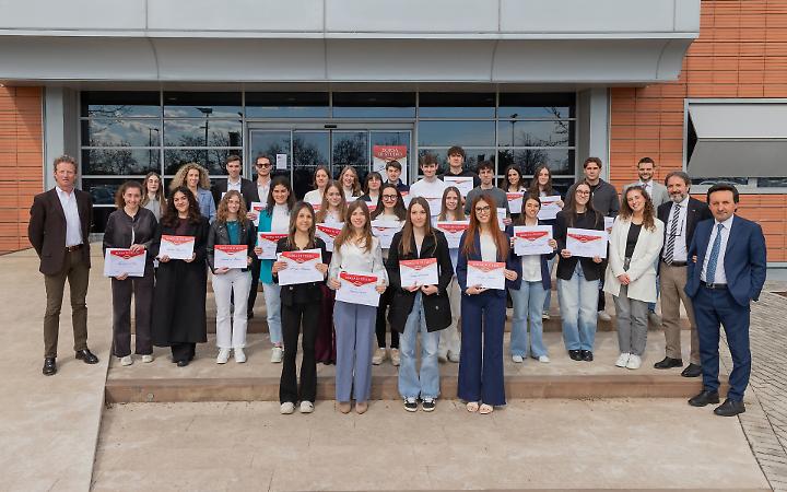 La consegna delle borse di studio