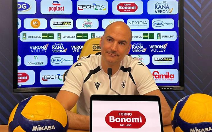 Coach Soli in conferenza stampa