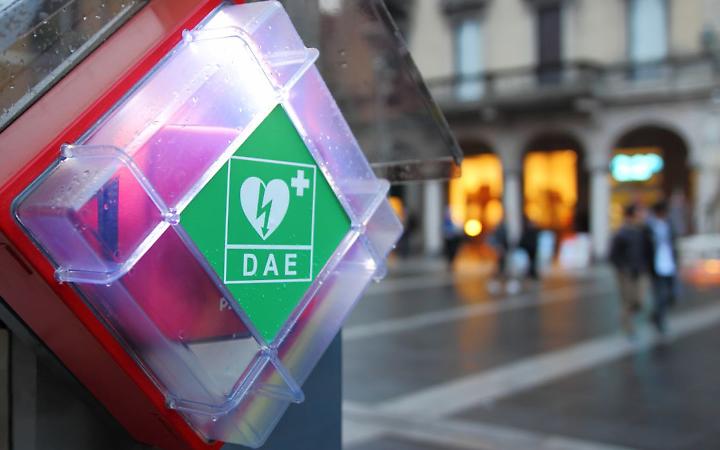 Sei nuovi defibrillatori per i cittadini: rafforzata la rete salvavita