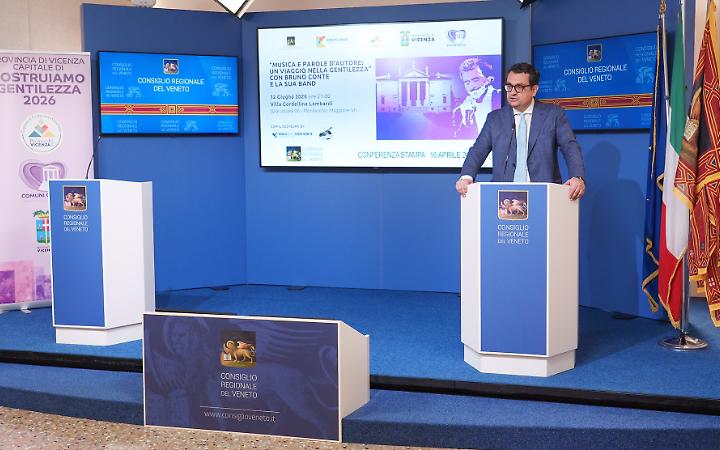 Francesco Rucco presenta il progetto a Venezia