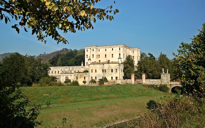 Alla scoperta del Castello del Catajo: un viaggio tra storia, leggende e bellezze del parco