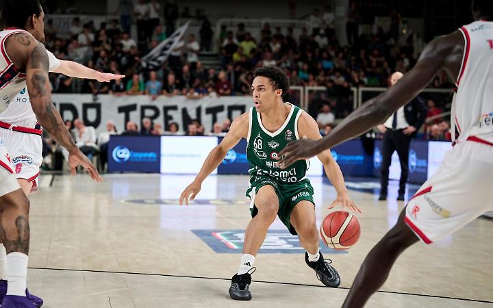 Aquila, contro Reggio Emilia altra bastosta. Addio ai playoff?