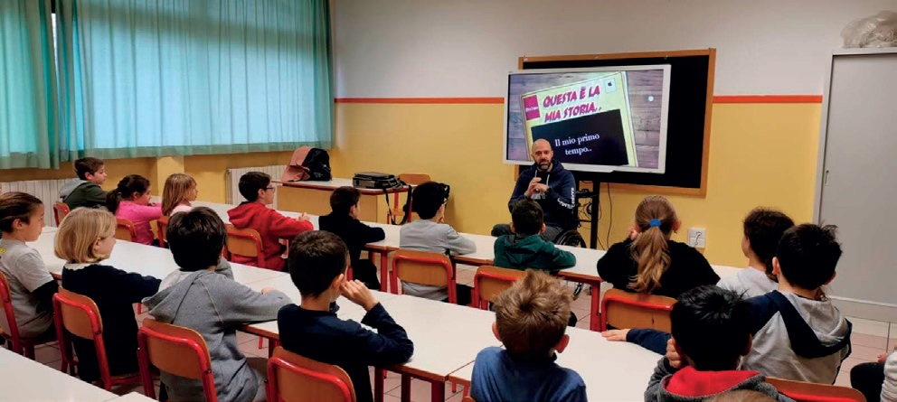 I bambini disegneranno i cartelli stradali per il park disabili