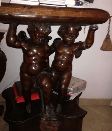 Uno degli oggetti restituiti dai Carabinieri per la Tutela del Patrimonio Culturale 