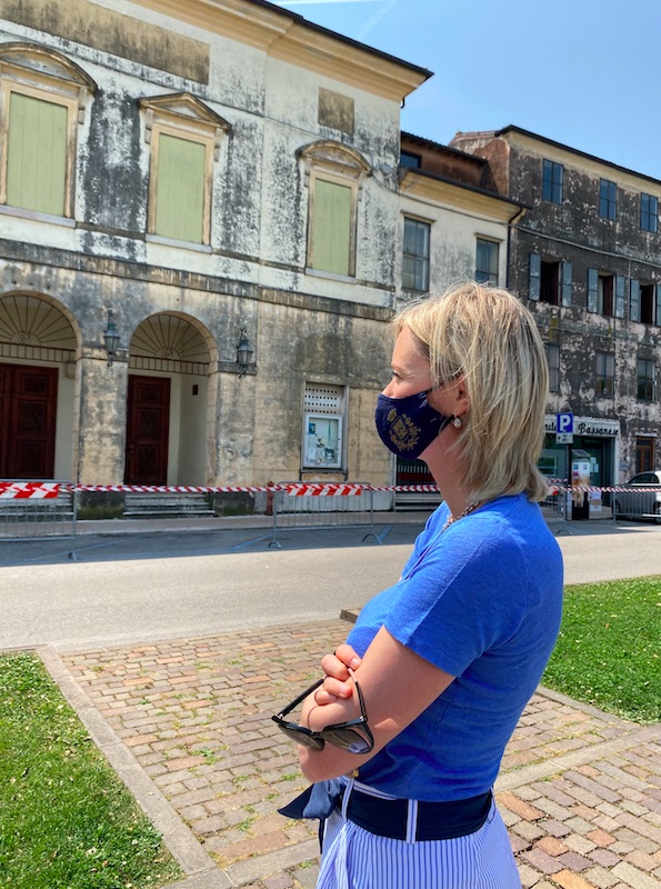Elena Pavan davanti a Astra Bassano del Grappa