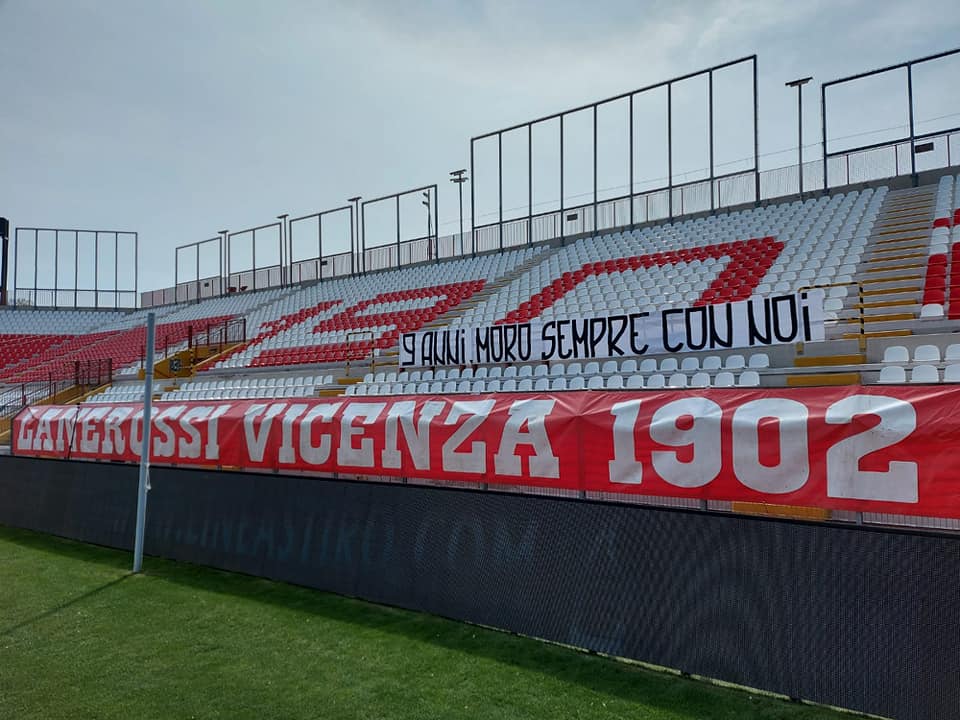 la curva sud del Menti vuota causa covid