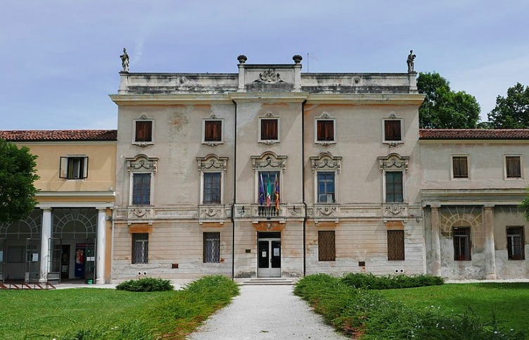 villa Tacchi a Vicenza viale della Pace
