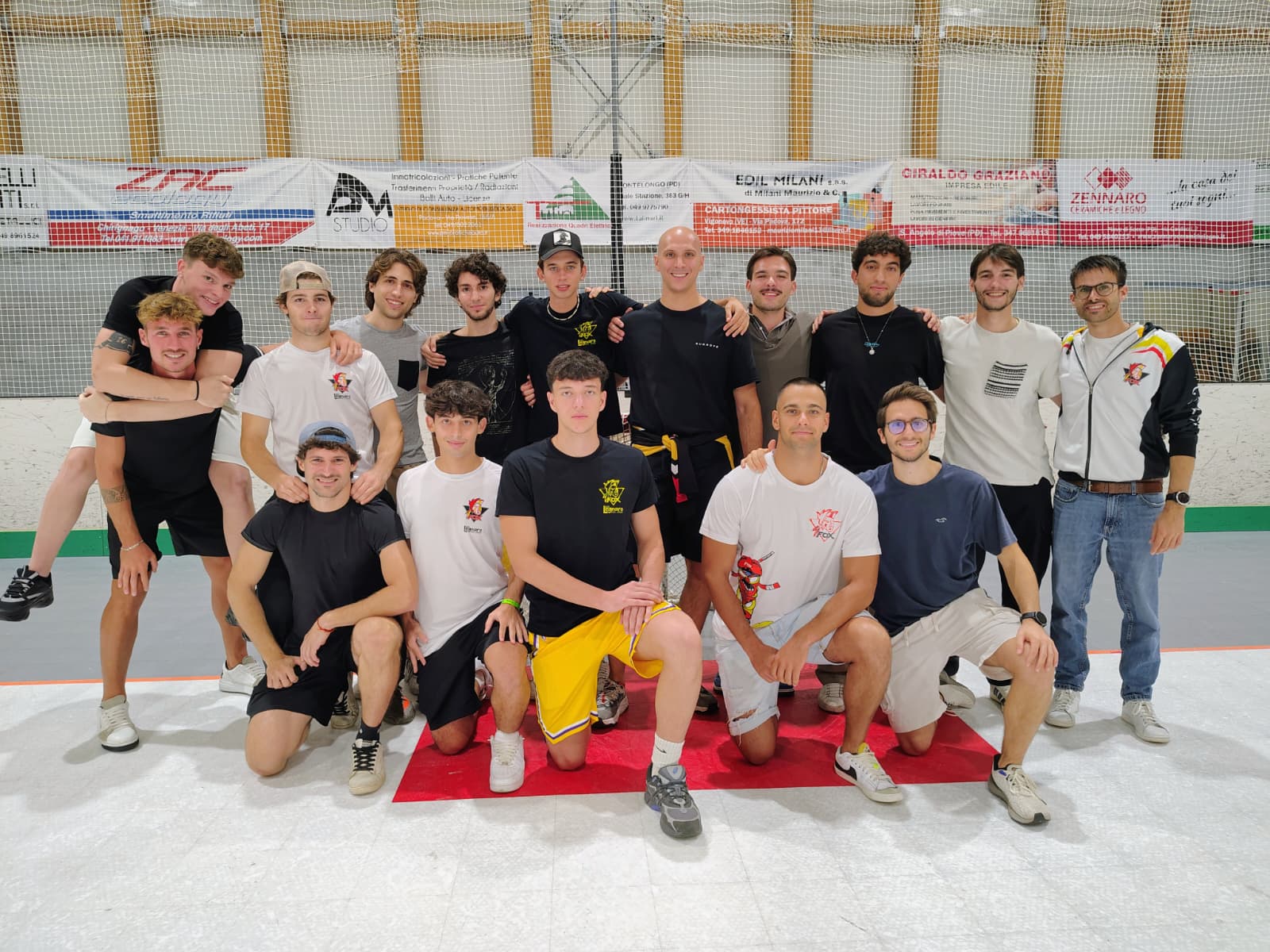 La prima squadra dei Fox di quest'anno. In piedi, a destra, Cesare Calore